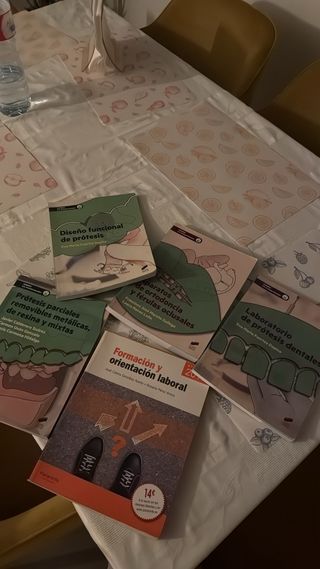 Lote libros prótesis dentales 1º año