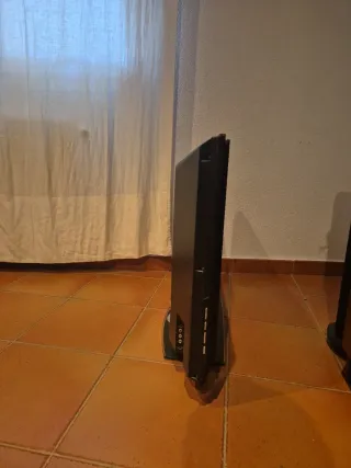 Televisor Philips Negro 80cm x 48cm. URGE!