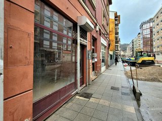 Local comercial en venta en La Villa - Bazuelo en Mieres