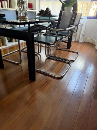 Mesa de comedor/reuniones negra y metal