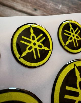 5 EMBLEMAS GEL YAMAHA CARENADO MOTO MT07 R1 R6