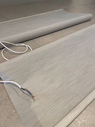 Estores Luxaflex enrollables grises 105 cm ancho