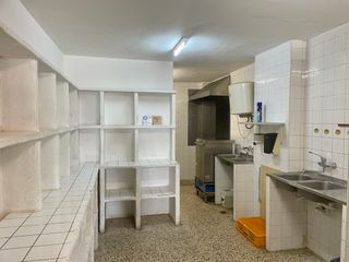 ¡SIN TRASPASO! Bar-Cafetería con Terraza Privada