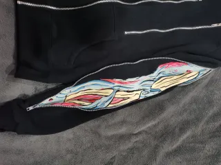 Sudadera con capucha negra