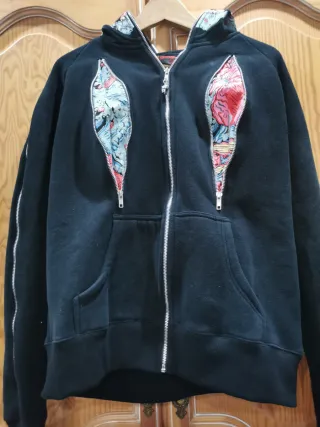 Sudadera con capucha negra