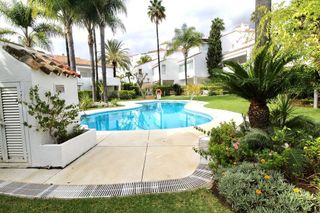 Casa adosada en alquiler en Los Monteros - Bahía de Marbella en Marbella