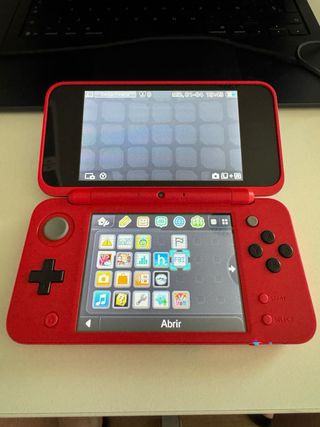 Nintendo 2DS XL Poké Ball Edition
