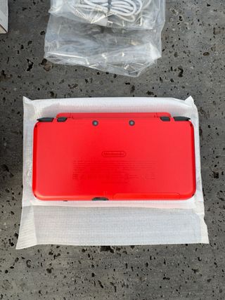 Nintendo 2DS XL Poké Ball Edition