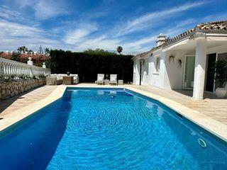 Chalet en alquiler en Calaburra - Chaparral en Mijas