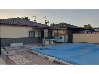 Casa en venta en Carmona