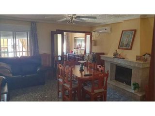 Casa en venta en Carmona