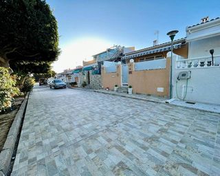 Casa adosada en venta en La Siesta - El Salado - Torreta en Torrevieja