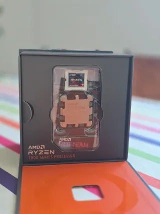 Asus ROG STRIX B650-A + AMD Ryzen 7 7800X3D