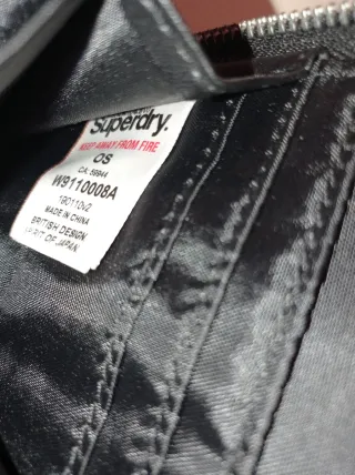 Bolso bandolera Superdry negro