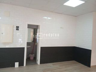 Local comercial en venta en Mariblanca - Villafontana en Móstoles