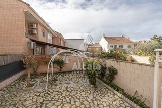 Casa en venta en Loeches
