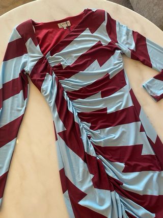 Vestido con estampado geométrico