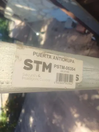 Dos Puerta Antiokupa Madera