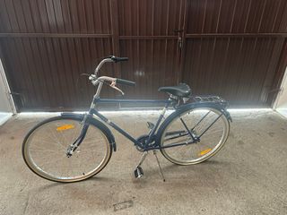 Bicicleta blu nuova mai usata