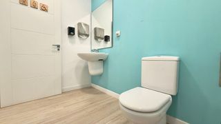 Local comercial en venta en Las Lagunas en Mijas