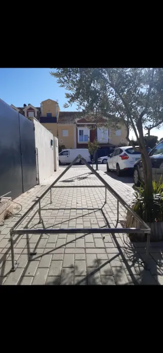 Invernadero de policarbonato y metal
