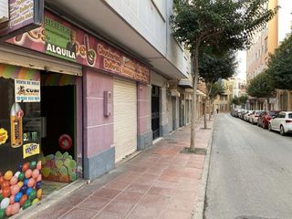 Local comercial en alquiler en Plaza de Toros - Santa Rita en Almería
