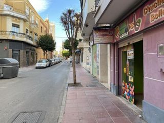 Local comercial en alquiler en Plaza de Toros - Santa Rita en Almería