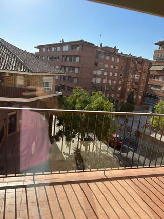 Piso en alquiler en Pajaritos - Plaza de Toros en Granada