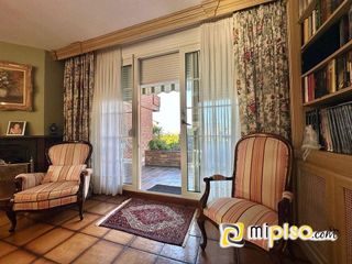 Casa adosada en venta en Carlos V en Laredo