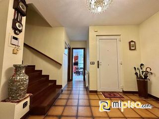 Casa adosada en venta en Carlos V en Laredo