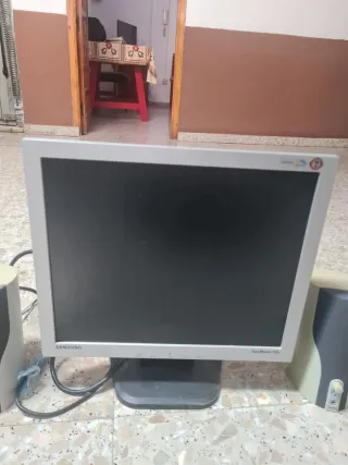 Pantalla Samsung 18 Plata/Negro