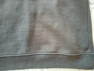 Sudadera gris oscura de Jules.
