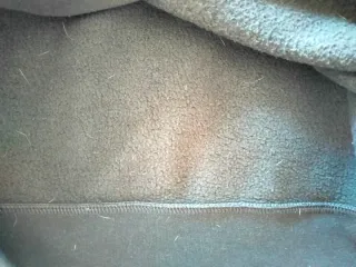 Sudadera gris oscura de Jules.