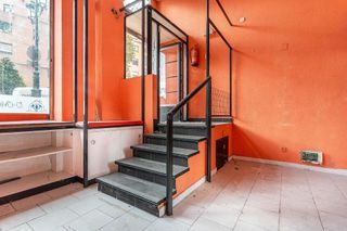 Local comercial en venta en Milán - Pumarín - Teatinos en Oviedo