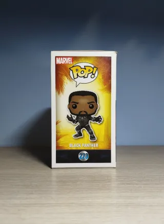 Funko Pop Black Panther CHASE #273 (Caja tocada)