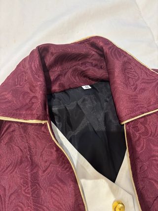 Chaqueta de disfraz con detalles dorados