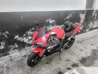 Yamaha R1 2003 con (90.000) kilómetros