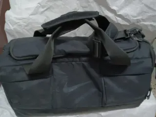 Bolso deportivo Nike negro