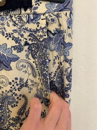 Pantaloni fantasia paisley blu e beige