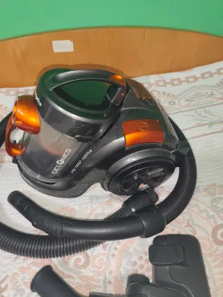 Aspiradora Orbegozo Ciclónica 700W APC7900