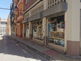 Local comercial en alquiler en Pinares de Venecia en Zaragoza