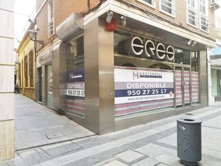 Local comercial en alquiler en Centro en Almería