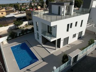 Chalet en venta en Los Balcones - Los Altos del Edén en Torrevieja