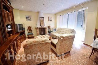 Casa adosada en venta en Cheste