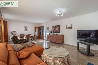 Chalet en venta en Crta. De la Sierra en Granada