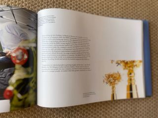 Livro da BMW Driving the future