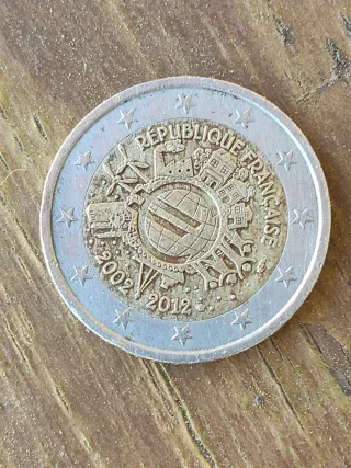 Seis moneda conmemorativas.