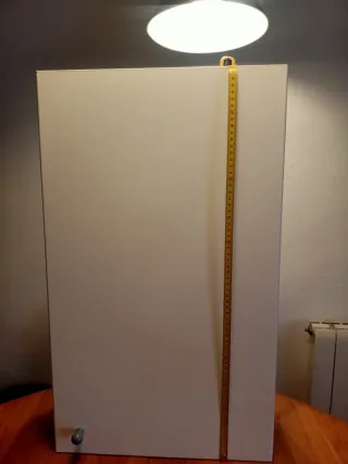 Armario para lavabo con estantes de cristal