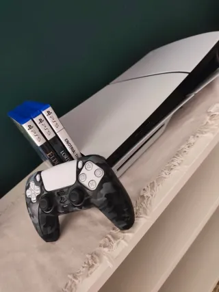 Consola PS5 Slim + 3 Juegos