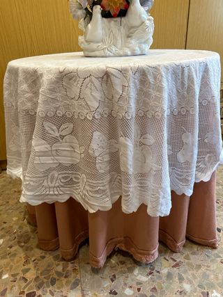 Mesa camilla redonda con tapete